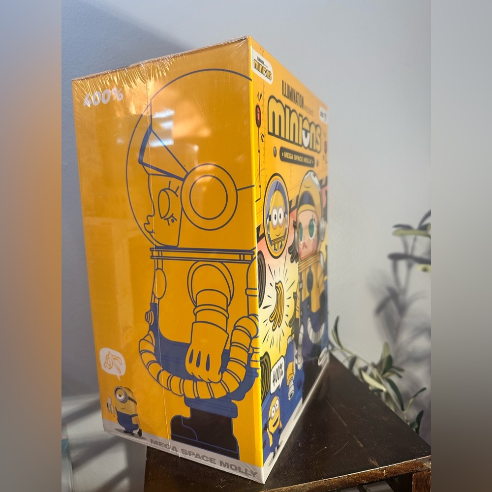 Pop Mart Minions Mega Space Molly 400% NEW in box - Picture 7 of 10
